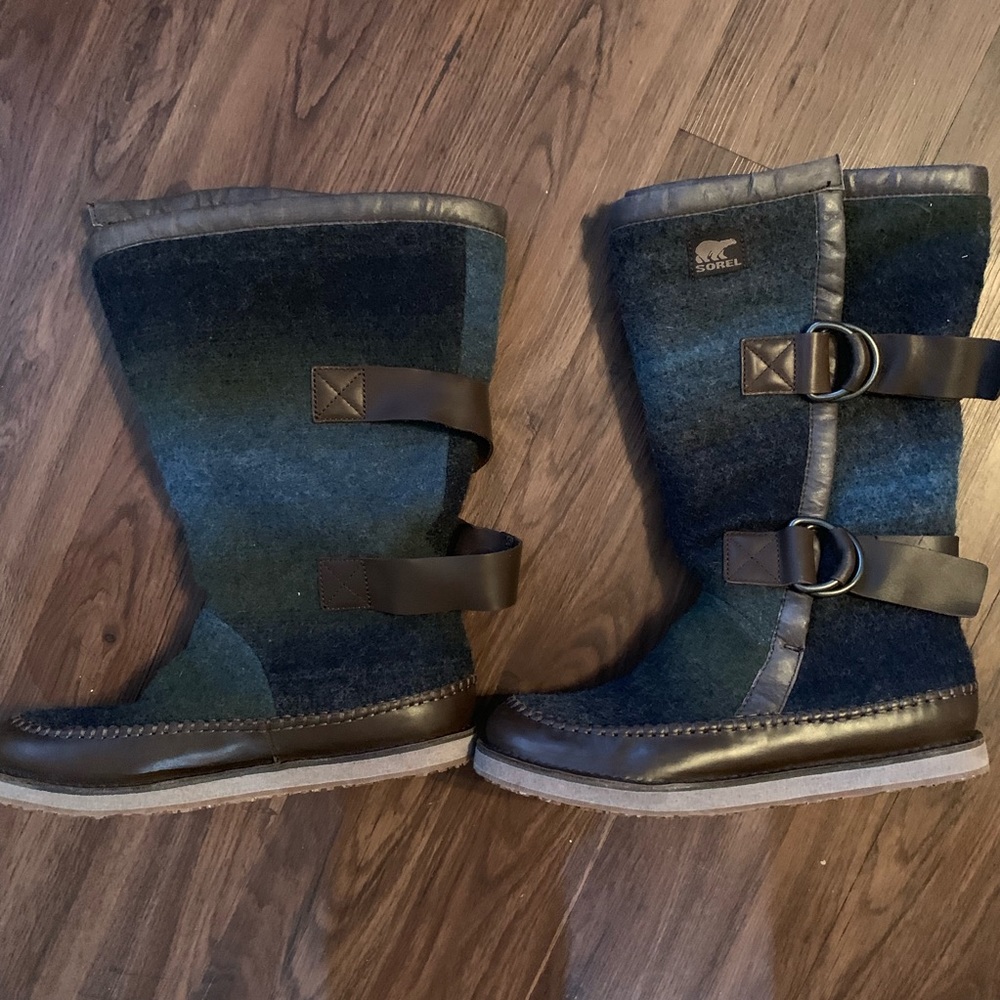 Sorel Women’s 11 Wool Chipahko Boots